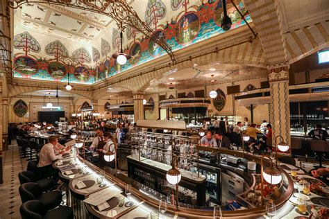 harrods dining hall london.